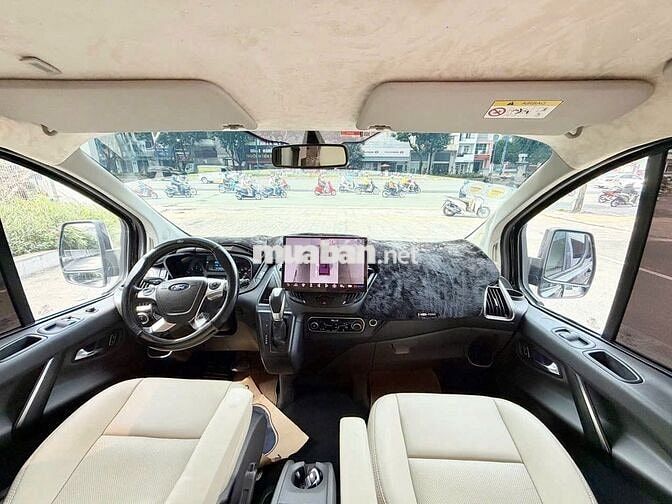 Ford Tourneo Titanium 2.***km Đen, Bạc