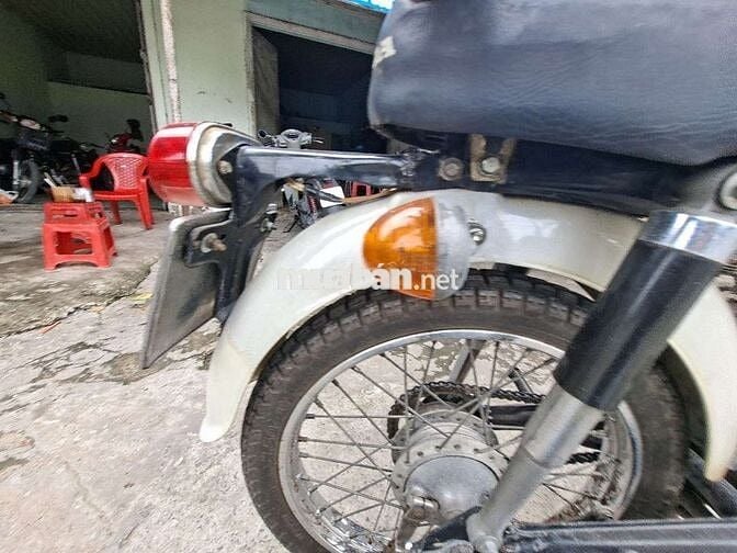 Honda 67 1966 Bạc