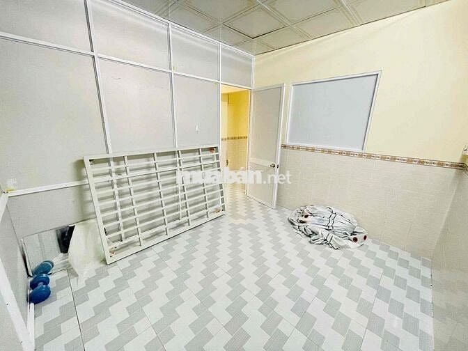 Nhà trệt nguyên căn 03phòng 2máy lạnh hẻm ô tô Hoàng Quốc Việt
