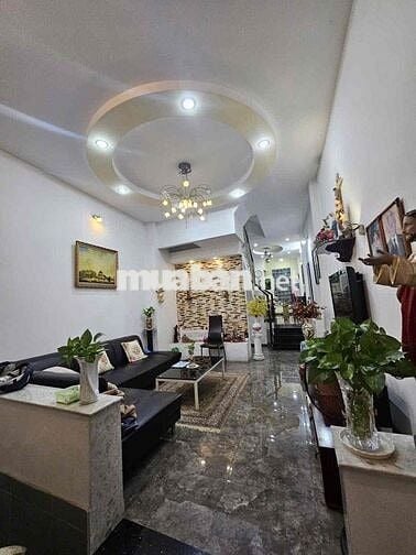 HXH NGỦ TRONG NHÀ NGAY CHUYẾN METRO 2 VÀ CV LÊ THỊ RIÊNG CÁCH MẠNG THÁ