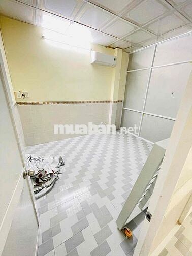 Nhà trệt nguyên căn 03phòng 2máy lạnh hẻm ô tô Hoàng Quốc Việt