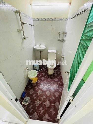 Nhà trệt nguyên căn 03phòng 2máy lạnh hẻm ô tô Hoàng Quốc Việt