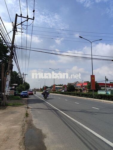 Mặt tiền DT744 siêu đẹp, giá tốt đầu tư, DT 3.300m