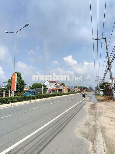 Mặt tiền DT744 siêu đẹp, giá tốt đầu tư, DT 3.300m
