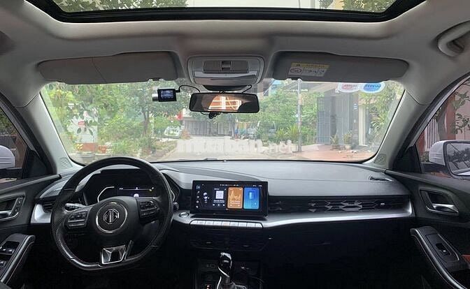 MG5 Luxury 2022 Trắng - cửa sổ trời cam 360