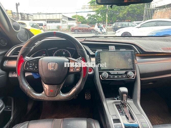 Honda Civic RS 2020 đi 73.000 km không lỗi lầm