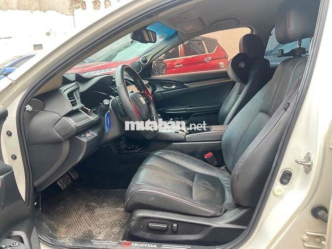 Honda Civic RS 2020 đi 73.000 km không lỗi lầm