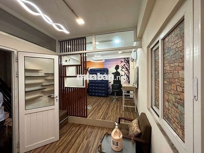 4 PHÒNG ĐỐI DIỆN NHÀ HÁT HOÀ BÌNH
