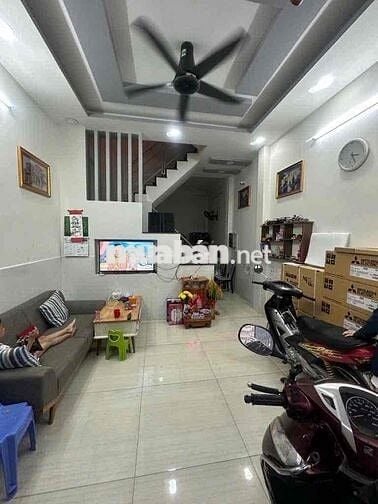 cho thuê nhà 4x10m, 3 lầu, 4pn, HXH, Tây Thạnh, Tân Phú