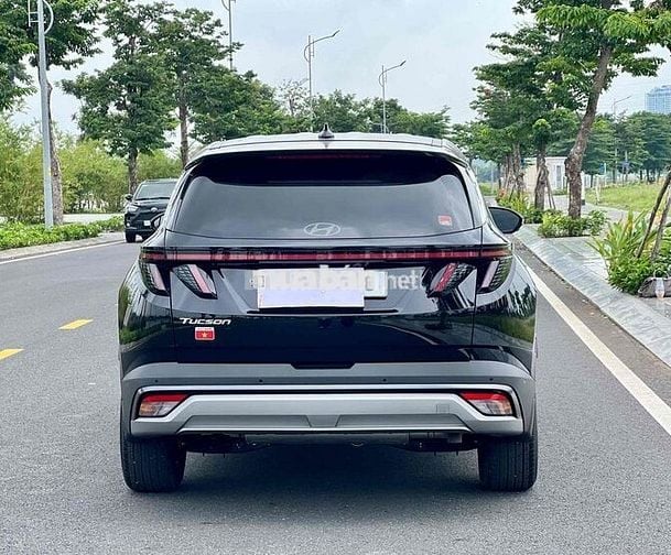 Bán Gấp Tucson 2.0L ĐB 2025 11.000 km full như mới