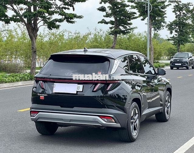 Bán Gấp Tucson 2.0L ĐB 2025 11.000 km full như mới
