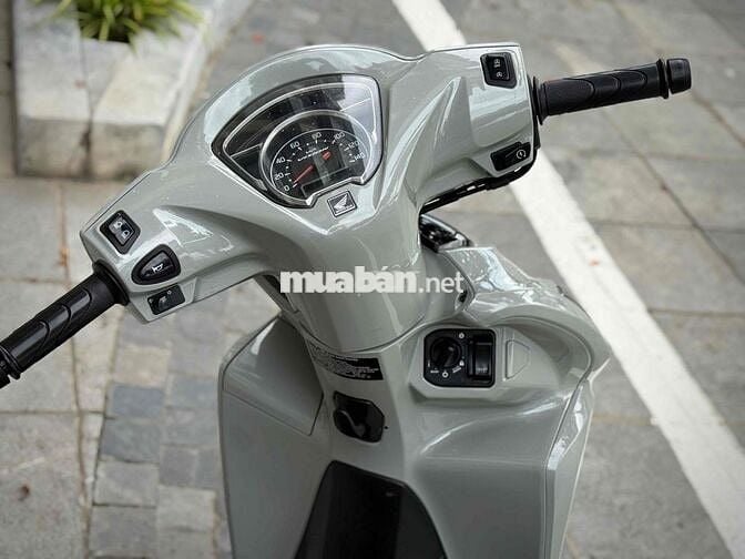 Honda Vision Sport 2024 Xám Xi Măng Thể Thao