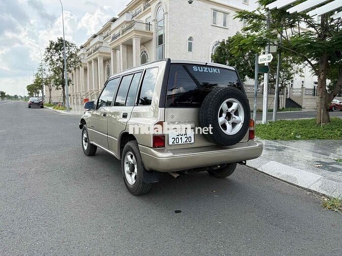 Suzuki Vitara 2005 Số sàn Vàng cát Nhập khẩu