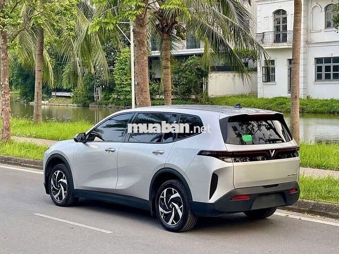 LIMO GREEEN GIÁ CHỈ TỪ 652TR