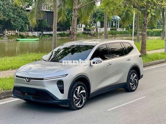 LIMO GREEEN GIÁ CHỈ TỪ 652TR