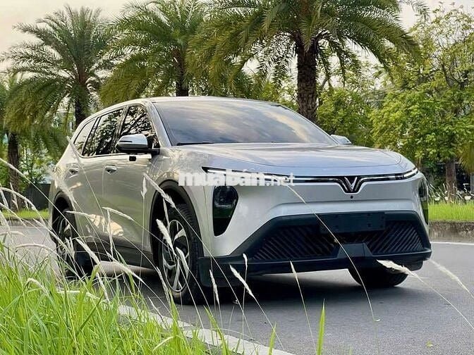 LIMO GREEEN GIÁ CHỈ TỪ 652TR