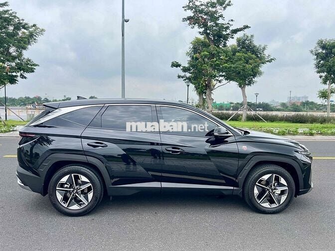 Bán Gấp Tucson 2.0L ĐB 2025 11.000 km full như mới