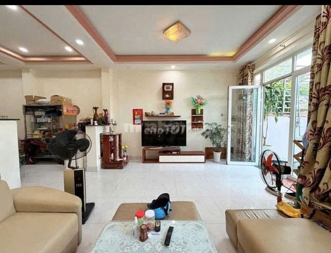 Nhà 4 tầng, thang máy, mặt đường Tân Thuận Nam. 5*20 giá 15,5 tỷ.