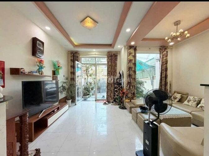 Nhà 4 tầng, thang máy, mặt đường Tân Thuận Nam. 5*20 giá 15,5 tỷ.