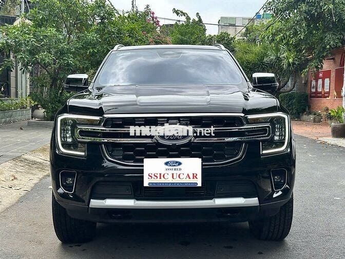Ford Everest Titanium 4x2 2025 Đen 23.000 km