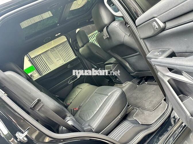Ford Everest Titanium 4x2 2025 Đen 23.000 km