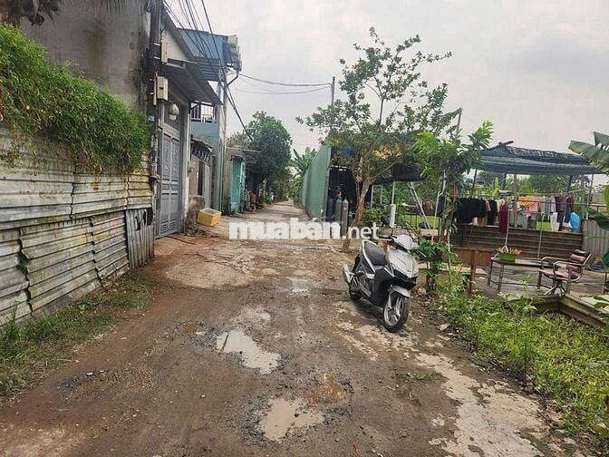 Đất hẻm xe hoi thông bà điểm 4 gần phan van hớn dt 200m thổ cư 90m 5m