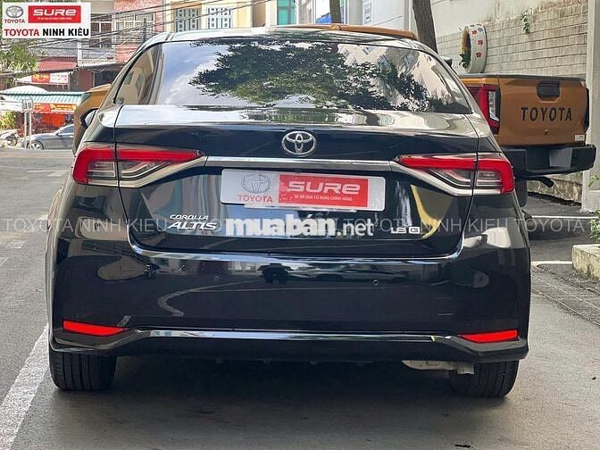 Toyota Altis 1.8G 2023 Đen 30.000 km