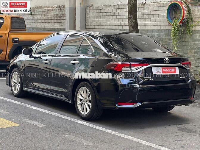Toyota Altis 1.8G 2023 Đen 30.000 km