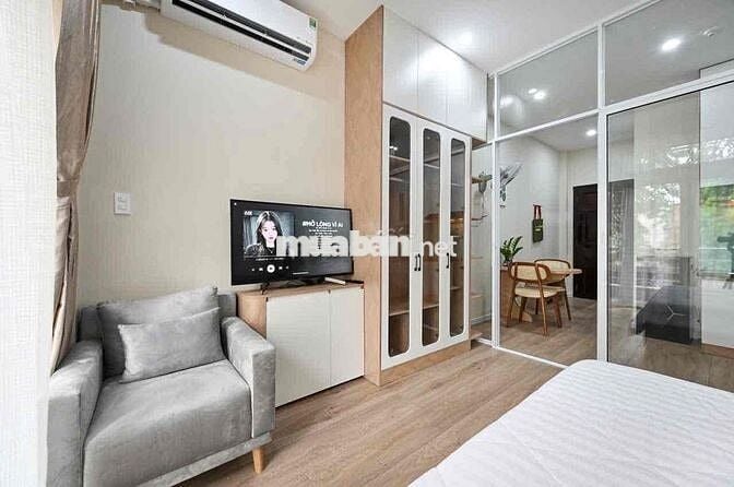 Vừa trống căn ban công lớn - Ngay trung tâm tiện đi lại - Giá siêu mêm