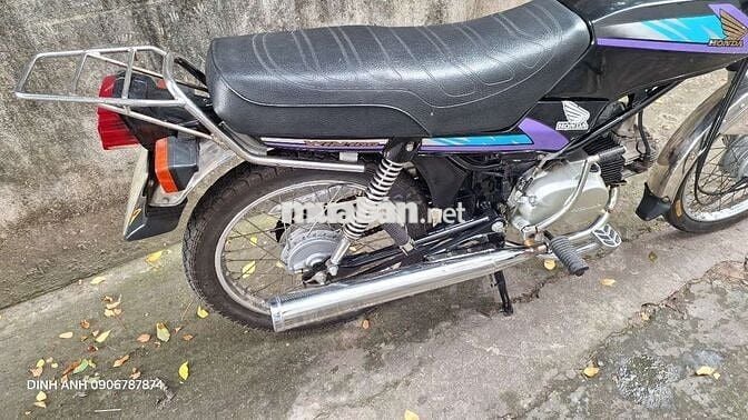Honda Win 100 Cổ điển màu Đen