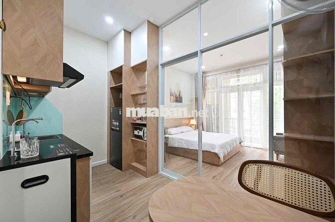 Vừa trống căn ban công lớn - Ngay trung tâm tiện đi lại - Giá siêu mêm