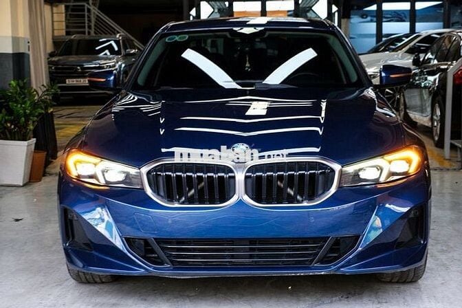 BMW 320i Sportline 2023 Xanh/Đen 39,000 km