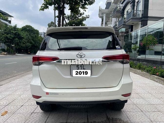 Toyota Fortuner 4x4 AT Xăng 2019 Trắng 75.000km