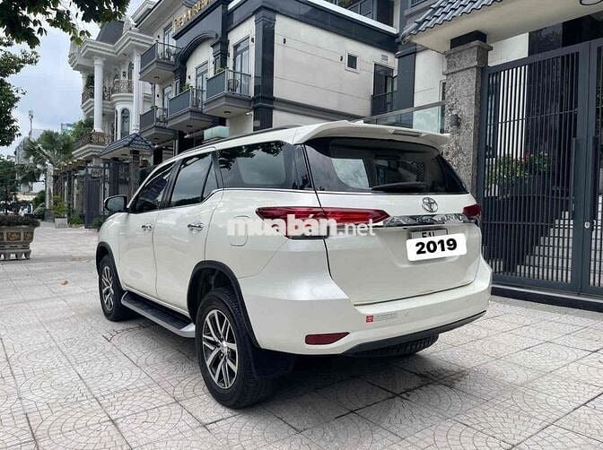 Toyota Fortuner 4x4 AT Xăng 2019 Trắng 75.000km