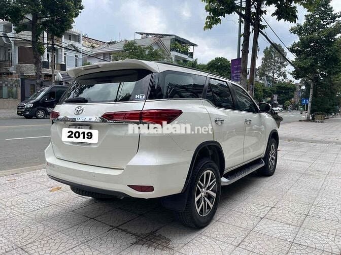 Toyota Fortuner 4x4 AT Xăng 2019 Trắng 75.000km
