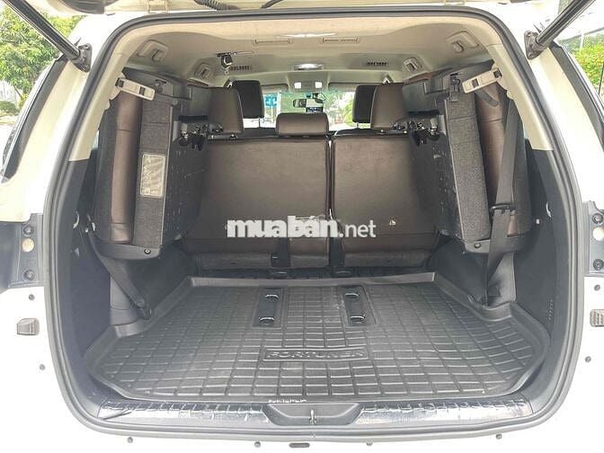 Toyota Fortuner 4x4 AT Xăng 2019 Trắng 75.000km