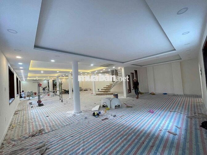 CHO THUÊ VILLA GÓC 3 MẶT TIỀN – 143 NGUYỄN ĐÌNH CHÍNH NGUYỄN VĂN TRỖI,