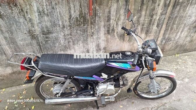 Honda Win 100 Cổ điển màu Đen