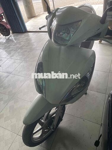 Honda Vision Trắng Xăng