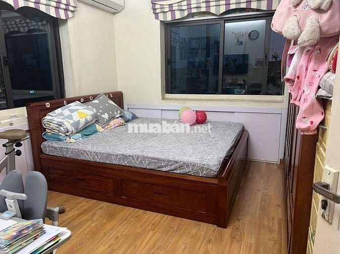 CĂN GÓC TT CẦU GIẤY, 2 NGỦ, TẦNG TRUNG, SỔ ĐỎ