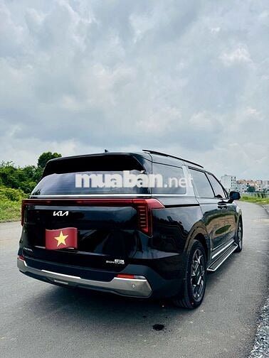 Kia Carnival Signature 1.6 HEV 2025 4000 km