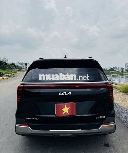 Kia Carnival Signature 1.6 HEV 2025 4000 km