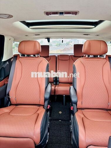 Kia Carnival Signature 1.6 HEV 2025 4000 km