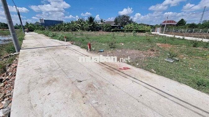 Đất Phước Lý gần chợ Gò Đen dt 107m2 full thổ shr giá 650tr