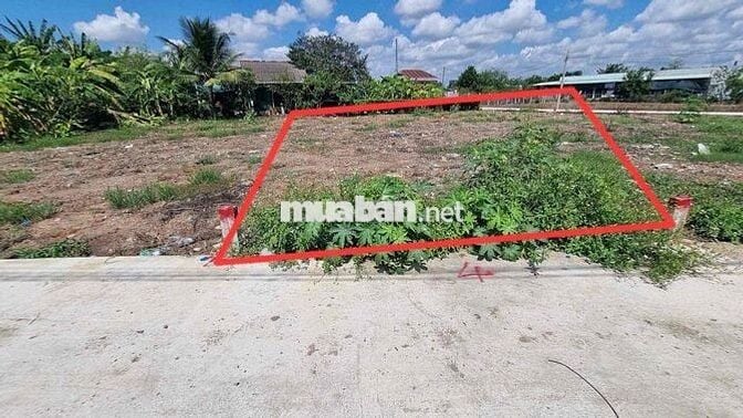 Đất Phước Lý gần chợ Gò Đen dt 107m2 full thổ shr giá 650tr