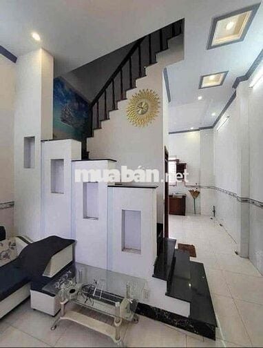 Nhà lầu 2 phòng có nội thấy hẻm 311 Nguyễn Văn Cừ