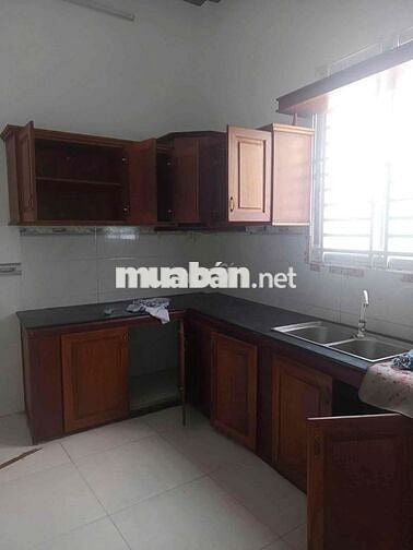 Nhà lầu 2 phòng có nội thấy hẻm 311 Nguyễn Văn Cừ