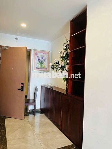 cho thuê căn hộ 3 ngủ cao cấp đường Cầu Giấy,view công viên