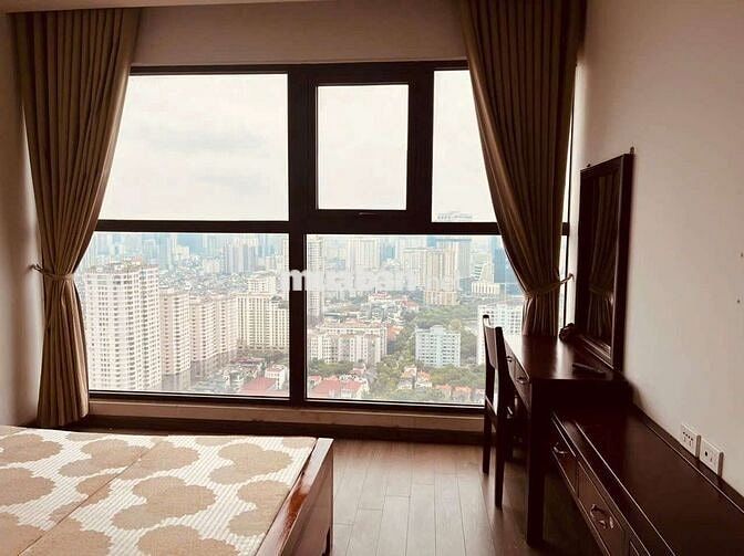 cho thuê căn hộ 3 ngủ cao cấp đường Cầu Giấy,view công viên