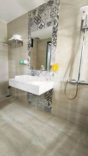 NHÀ 3 TẦNG 4PN 5WC MT KHU HÀ KỲ NGỘ